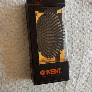 New Kent Boars Head Mens $72 hairbrush for grooming
